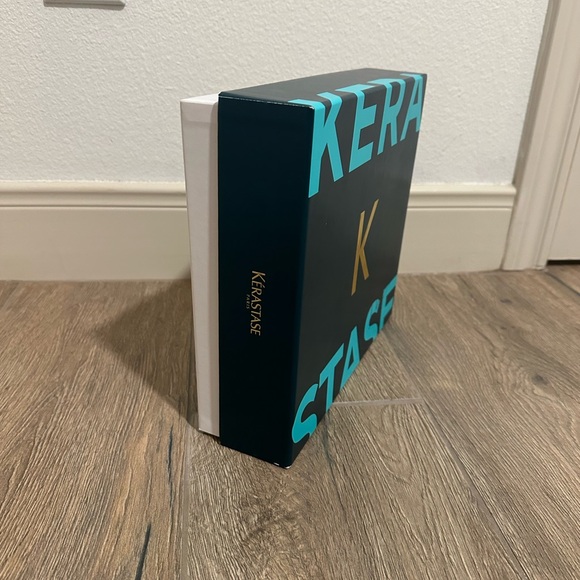 Blue Kerastase Box - Picture 2 of 3